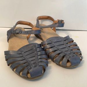 Women’s Clark’s sandals blue and tan leather size 8